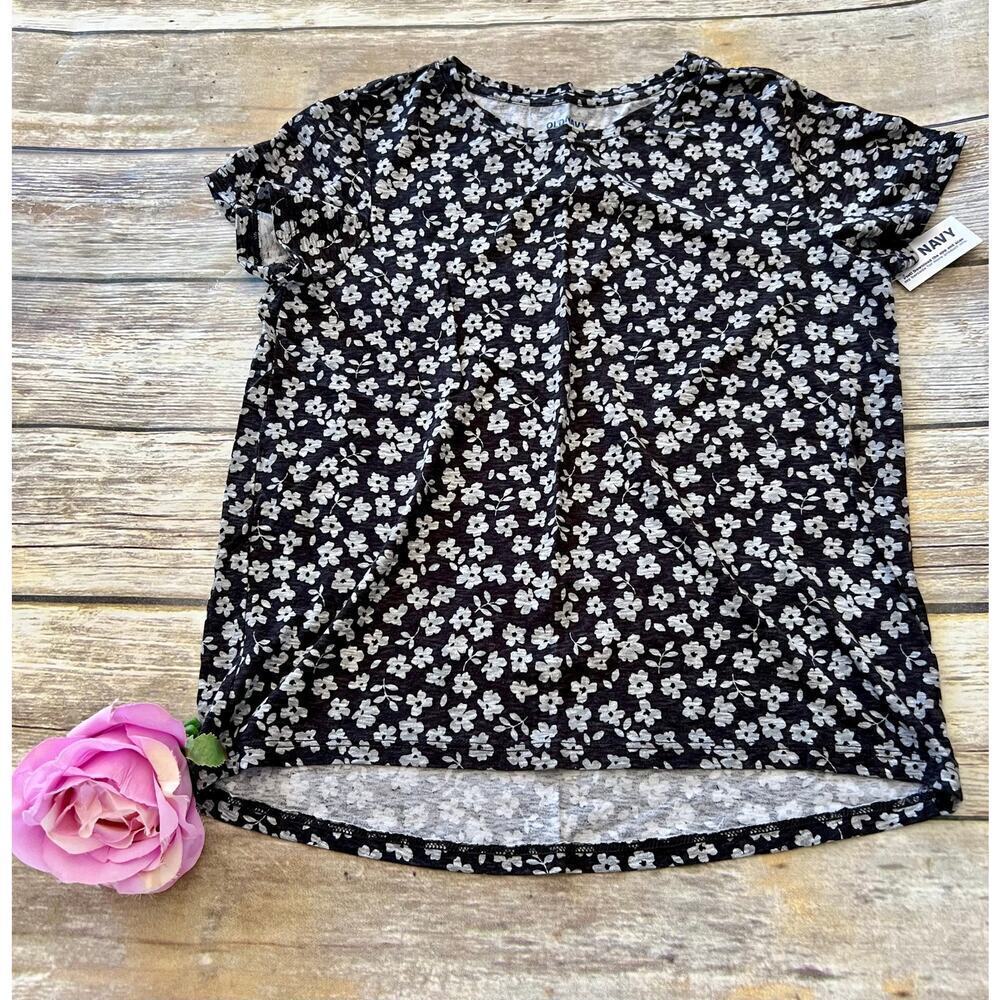 NWT FLOWER TEE